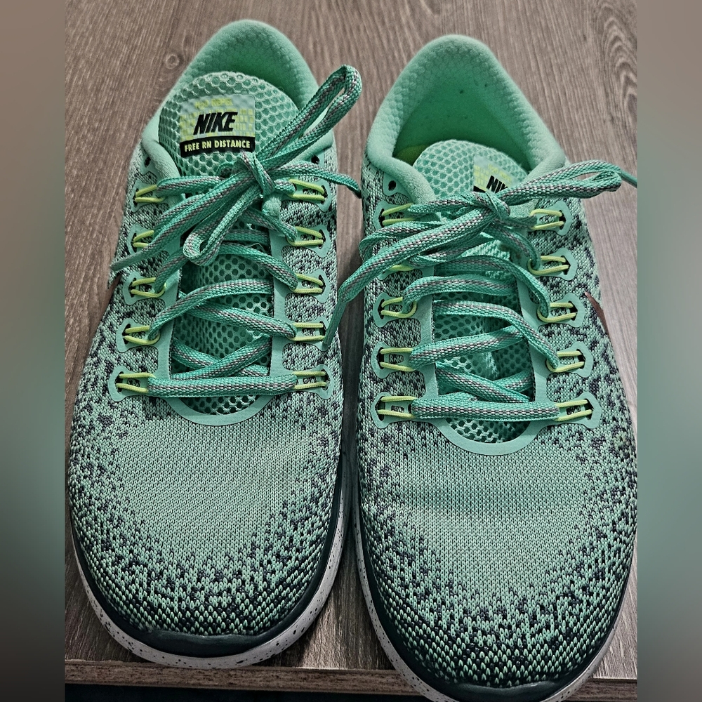 Womens Nike free run dust shield "green glow" running shoes size 7